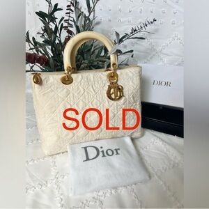 SOLD OUT❗️Authentic Christian Dior Lady Dior Cannage Quilted Bag Off-White